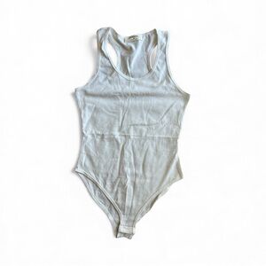 Zenana Outfitters Classic White sleeveless Bodysuit Sz M